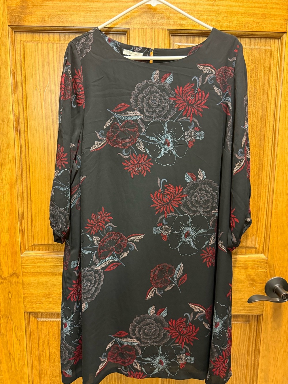 Maurices Size 1 Black Floral 3/4 Sleeve Shift Dress